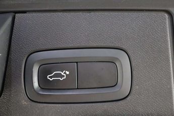 Volvo XC60 2.0 B5 MHEV R-Design Auto Euro 6 (s/s) 5dr