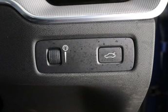 Volvo XC60 2.0 B5 MHEV R-Design Auto Euro 6 (s/s) 5dr