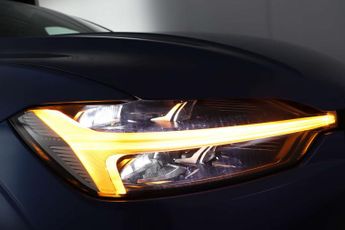 Volvo XC60 2.0 B5 MHEV R-Design Auto Euro 6 (s/s) 5dr