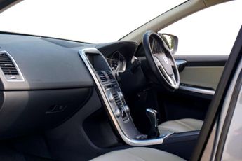 Volvo XC60 2.0 D4 SE Nav SUV 5dr Diesel Manual Euro 6 (s/s) (190 ps)
