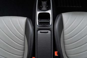 VOLKSWAGEN ID.3 Pro Performance 58kWh Family Hatchback 5dr Electric Auto (204 ps