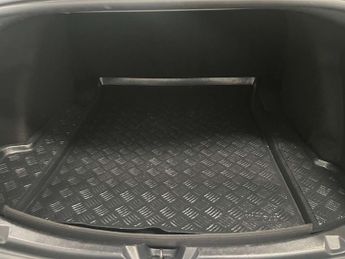 TESLA MODEL 3 Model 3 Standard Range + 4dr