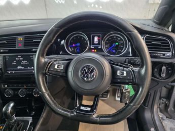 Volkswagen Golf R DSG