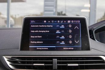 PEUGEOT 5008 1.2 PureTech Allure SUV 5dr Petrol EAT Euro 6 (s/s) (130 ps)