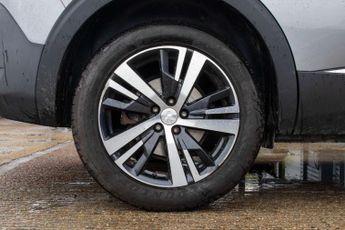 PEUGEOT 5008 1.2 PureTech Allure SUV 5dr Petrol EAT Euro 6 (s/s) (130 ps)