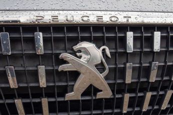 PEUGEOT 5008 1.2 PureTech Allure SUV 5dr Petrol EAT Euro 6 (s/s) (130 ps)
