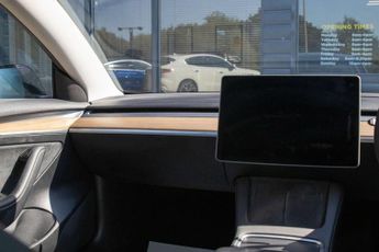 TESLA MODEL 3 (Dual Motor) Long Range Saloon 4dr Electric Auto 4WDE (346 ps)