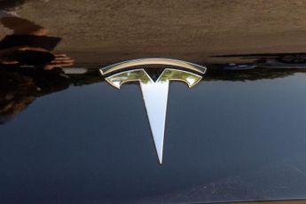 TESLA MODEL 3 (Dual Motor) Long Range Saloon 4dr Electric Auto 4WDE (346 ps)