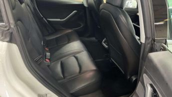 TESLA MODEL 3 Model 3 Standard Range + 4dr