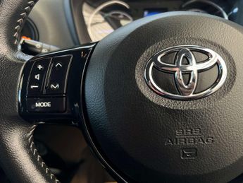 TOYOTA YARIS 1.5 Yaris Icon Tech VVT-i HEV CVT 5dr