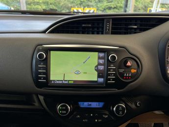 TOYOTA YARIS 1.5 Yaris Icon Tech VVT-i HEV CVT 5dr