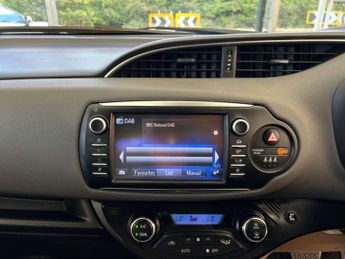 TOYOTA YARIS 1.5 Yaris Icon Tech VVT-i HEV CVT 5dr