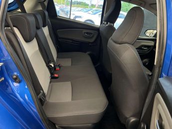 TOYOTA YARIS 1.5 Yaris Icon Tech VVT-i HEV CVT 5dr