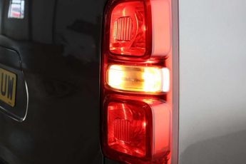 Vauxhall Vivaro Life Electric 50kWh Combi MPV 5dr Electric Auto LWB (9 Seat, 7.4kW Charger) (1