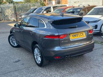 Jaguar F-PACE 2.0 D180 Portfolio SUV 5dr Diesel Auto AWD Euro 6 (s/s) (180 ps)