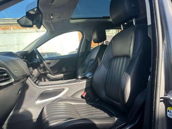 Jaguar F-PACE 2.0 D180 Portfolio SUV 5dr Diesel Auto AWD Euro 6 (s/s) (180 ps)