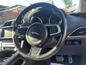 Jaguar F-PACE 2.0 D180 Portfolio SUV 5dr Diesel Auto AWD Euro 6 (s/s) (180 ps)