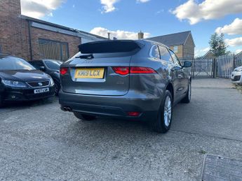 Jaguar F-PACE 2.0 D180 Portfolio SUV 5dr Diesel Auto AWD Euro 6 (s/s) (180 ps)