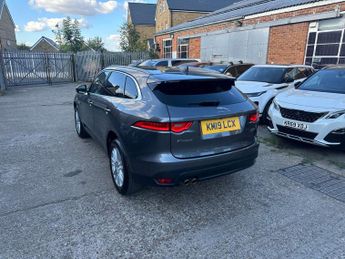 Jaguar F-PACE 2.0 D180 Portfolio SUV 5dr Diesel Auto AWD Euro 6 (s/s) (180 ps)