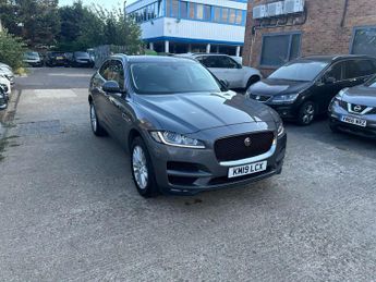 Jaguar F-PACE 2.0 D180 Portfolio SUV 5dr Diesel Auto AWD Euro 6 (s/s) (180 ps)