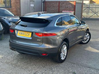 Jaguar F-PACE 2.0 D180 Portfolio SUV 5dr Diesel Auto AWD Euro 6 (s/s) (180 ps)