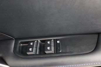 MG MG4 64kWh SE Long Range Hatchback 5dr Electric Auto (203 ps)