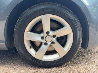 VOLKSWAGEN PASSAT 2.0 Passat S BlueMotion Technology TDI Semi-Auto 5dr