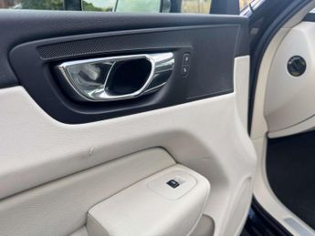 Volvo XC60 2.0 D4 Momentum SUV 5dr Diesel Auto AWD Euro 6 (s/s) (190 ps)