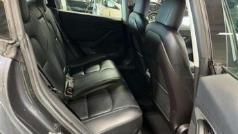 TESLA MODEL 3 Model 3 Standard Range + 4dr
