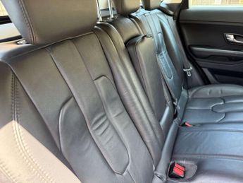 Land Rover RANGE ROVER EVOQUE 2.2 Range Rover Evoque Pure SD4 Auto 4WD 5dr