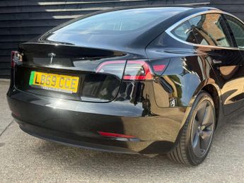 TESLA MODEL 3 Model 3 Standard Range + 4dr
