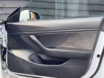 TESLA MODEL 3 Model 3 Long Range AWD 4WD 4dr