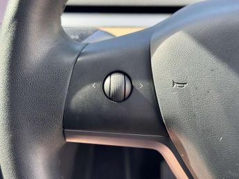 TESLA MODEL 3 Model 3 Long Range AWD 4WD 4dr