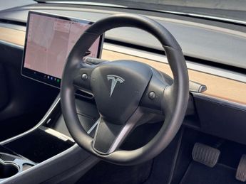 TESLA MODEL 3 Model 3 Long Range AWD 4WD 4dr