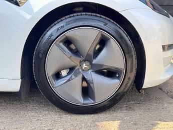 TESLA MODEL 3 Model 3 Long Range AWD 4WD 4dr