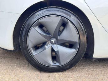 TESLA MODEL 3 Model 3 Long Range AWD 4WD 4dr