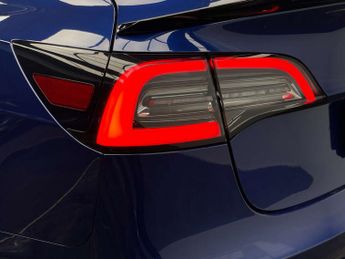 Tesla Model 3 Model 3 Long Range AWD 4WD 4dr