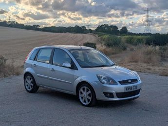 Ford Fiesta 1.25 Zetec Blue Edition Hatchback 5dr Petrol Manual (142 g/km, 7