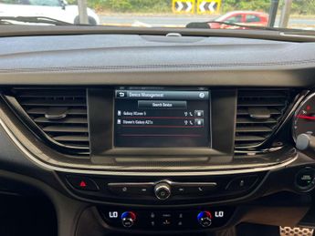 VAUXHALL INSIGNIA 1.5 Insignia SRi VX-Line Nav T Auto 5dr