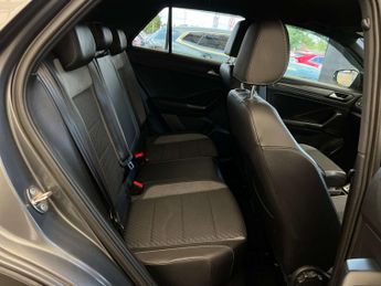 VOLKSWAGEN T-ROC 1.5 T-Roc R-Line TSi Evo Semi-Auto 5dr