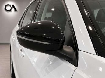 Vauxhall Corsa Electric 50kWh Elite Premium Hatchback 5dr Electric Auto (136 ps)