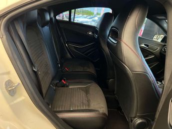 MERCEDES-BENZ CLA 2.1 CLA 220 D AMG Line Auto 4dr