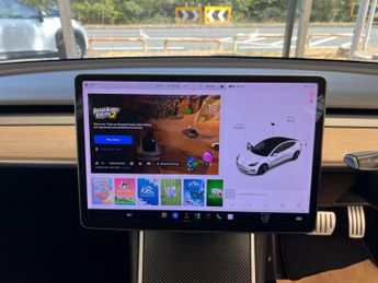 TESLA MODEL 3 Model 3 Performance AWD 4WD 4dr