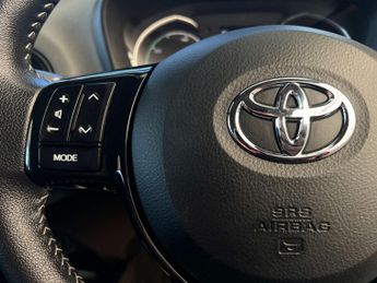 TOYOTA YARIS 1.5 Yaris Icon VVT-i HEV CVT 5dr