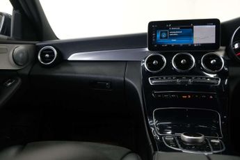Mercedes-Benz C-CLASS 1.5 C 200 AMG Line Auto 4dr