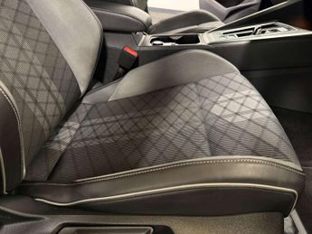 VOLKSWAGEN GOLF 1.5 Golf R-Line eTSI Semi-Auto 5dr