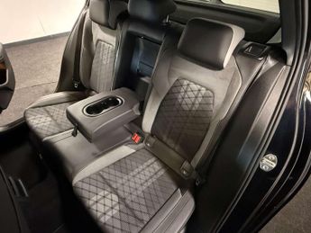 VOLKSWAGEN GOLF 1.5 Golf R-Line eTSI Semi-Auto 5dr