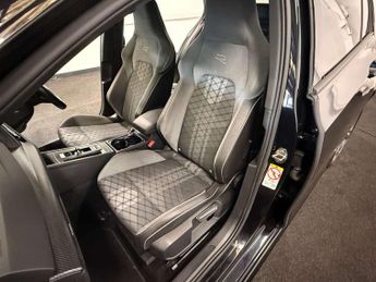 VOLKSWAGEN GOLF 1.5 Golf R-Line eTSI Semi-Auto 5dr