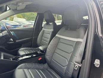 CITROEN C4 e-C4 Shine+ 5dr