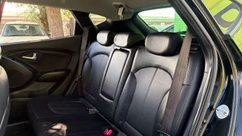 HYUNDAI IX35 2.0 CRDi Premium SUV 5dr Diesel Auto 4WD Euro 5 (134 bhp)